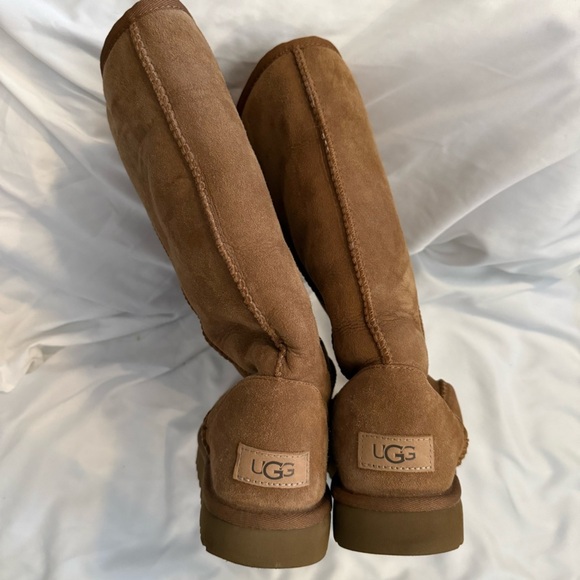 EUC UGG Classic Tall II Chestnut Boots - Picture 4 of 9